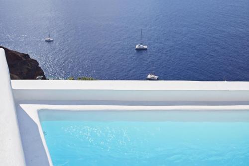Charisma Suites - image 3