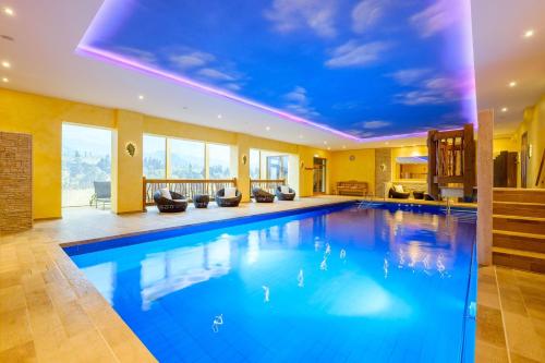 Swimming pool, Tanne Tonbach - Wellness & Wohlfuhl Hotel in Baiersbronn