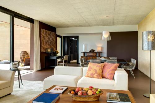 283698004 Verdura Resort