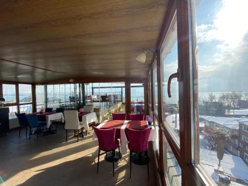 スピネル ホテル