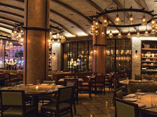 Restaurant, The Coral at Atlantis in Nassau