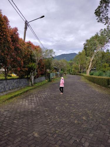 Villa Adel Kota Bunga Blok E 2-7 Puncak Cipanas
