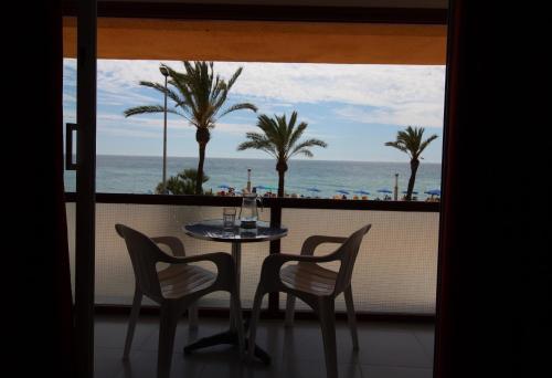 Apartaments El Sorrall - image 8