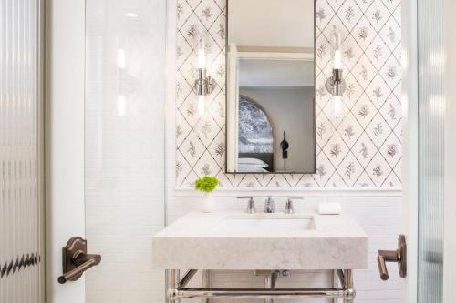 283712659 Kimpton Cottonwood Hotel by IHG