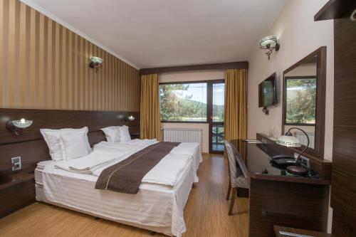 Family Hotel Hebar - image 2