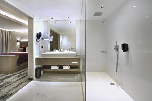 Hotel Charleroi Airport - Van Der Valk - main image
