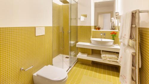 Deluxe Double or Twin Room with City View image 6
