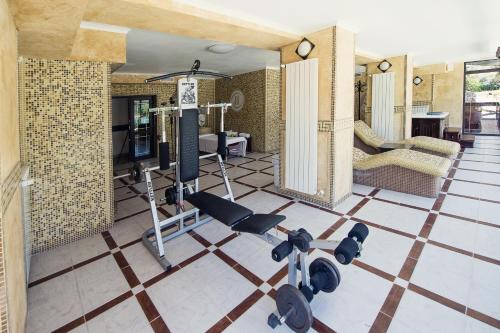 Family Hotel Hebar - image 2