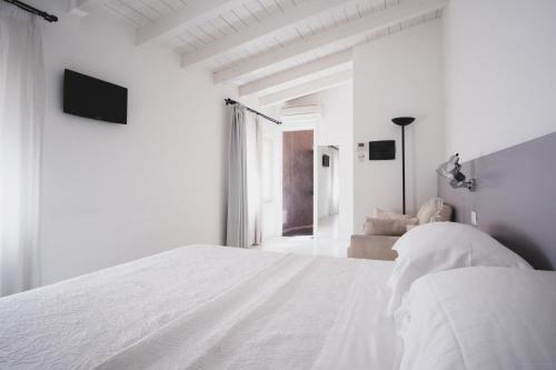 Standard Double or Twin Room image 2