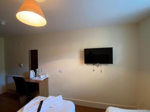 Wendover Arms Hotel - image 7