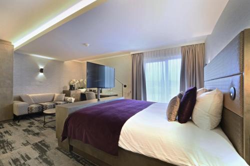 Hotel Charleroi Airport - Van Der Valk - image 4