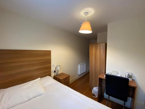 Wendover Arms Hotel - image 8