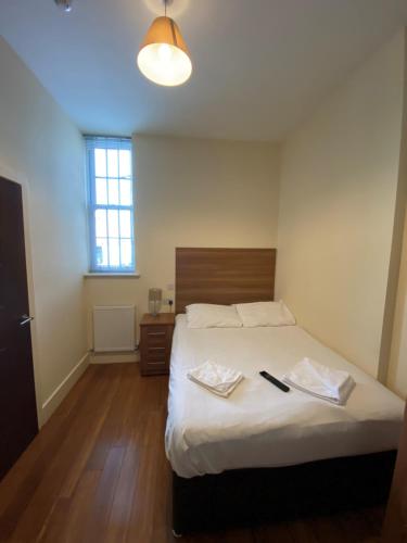 Wendover Arms Hotel - image 13