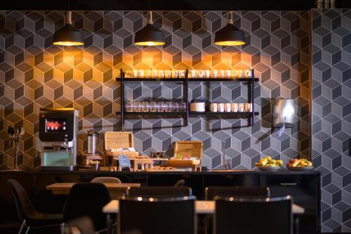 Village Hotel Southampton Eastleigh - image 2