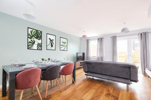 Large Stylish House - Sleeps 11 - Parking - Garden gîte à louer Teversham