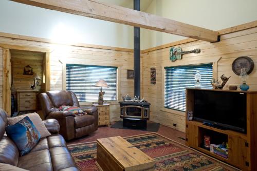 Deer Creek Escape in South Fork, USA