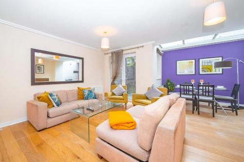 Sleep 8 Morden 4bed Townhouse Next To Brighton Station, , West Sussex
