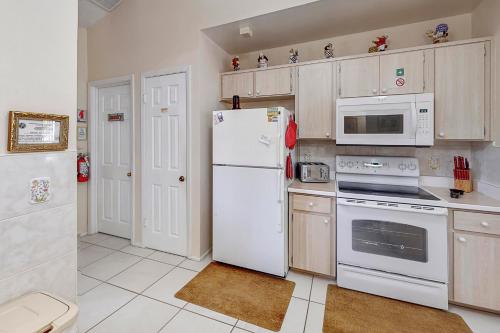 Collin and Cheryl's Indian Ridge Vacation Home by IPG Florida - image 6