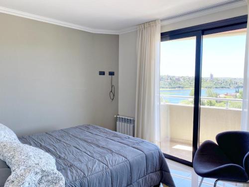 Apartment with Lake View image 4
