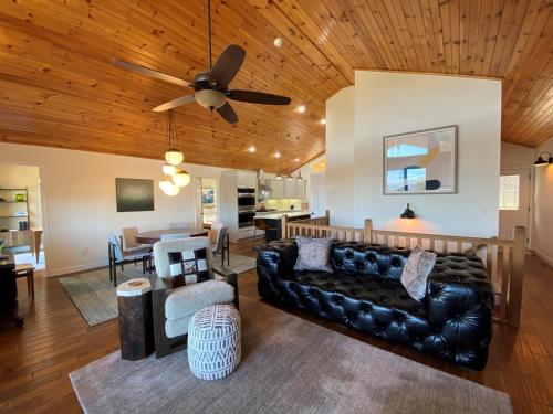 Peaceful Rise home - main image