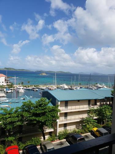 Вид, Sapphire Village Condos in Red Hook