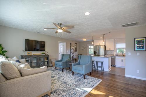 Ranch Style Home & Plenty Of BKYD Space Near KSU in Marietta, USA
