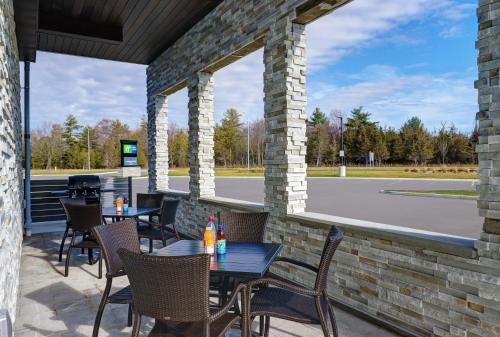 Restaurant, Candlewood Suites Kingston West - Gardiner Road By IHG in Kingston (ON)