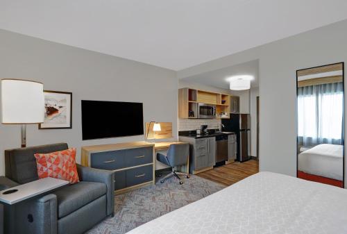 Candlewood Suites - Kingston West, an IHG Hotel