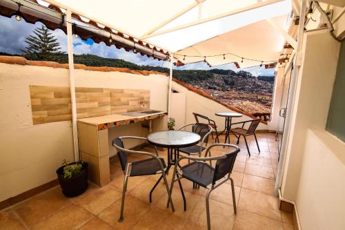 CASONA TORDO - A 3 Cdras de la Plaza - Habitaciones con bano privado - Cusco