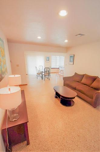 Near to OUHSC Hospitals-Garage Studio in Oklahoma City, USA