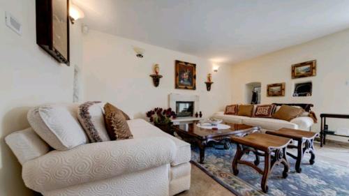 Holiday Homes Sunset Hill - image 13