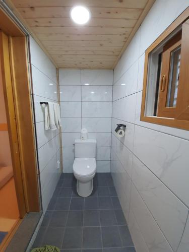 Triple Room with Balcony image 10