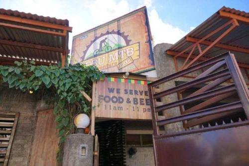 Bejárat, Cebu Hostel & Glamping near Cebu Zoo