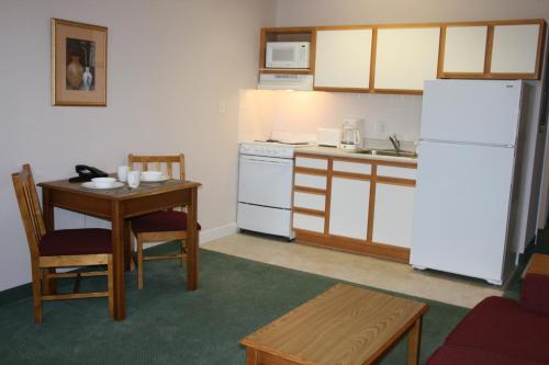 Affordable Suites Rocky Mount - 주방