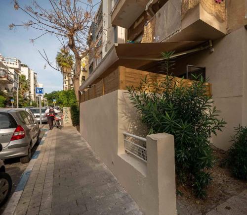 Three-Bedroom Apartment room in VELLER Sirkin