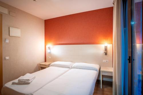 Double Room with Private Bathroom image 2