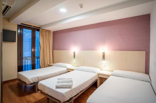 Hostal Fina - image 6