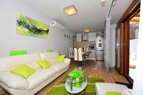 virtuve, Holiday Home Belmondo in Gruda