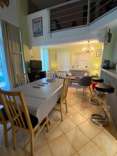 Facilities, Domaine Des Deux Rivieres - Gite - in Meilhan-sur-Garonne