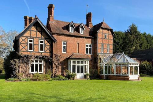 Historic Large House Set Within Beautiful Gardens, Tenbury Wells, Worcestershire