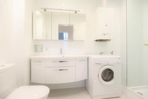 One-Bedroom Apartment image 1