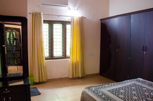 Muralee's Riverside Villa in Kochi photo 4
