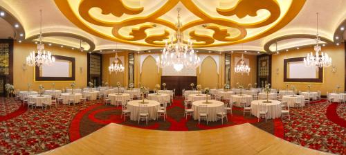 Trung tâm dịch vụ văn phòng, Kronos Hotel in Golbasi