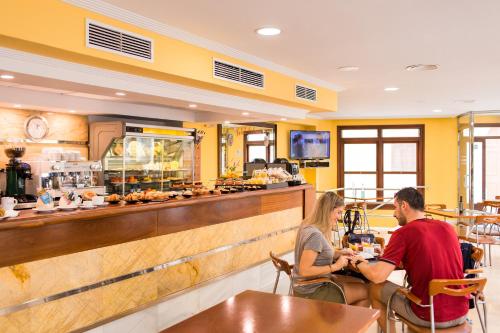 Ресторан, Sagitario Hostal Ciutadella in Менорка