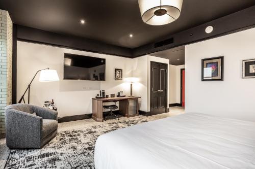 Bottleworks Hotel - image 3