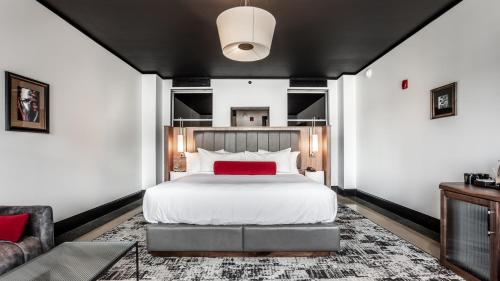 Bottleworks Hotel