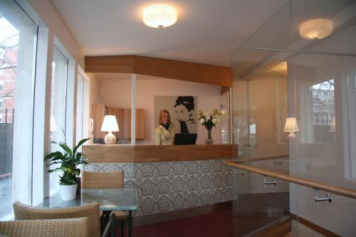 Hotel Homeland - image 10