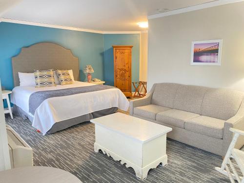 Harbor House Inn