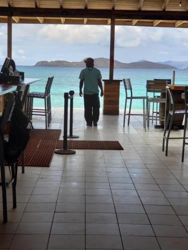 Ресторан, Sapphire Village Condos in Red Hook