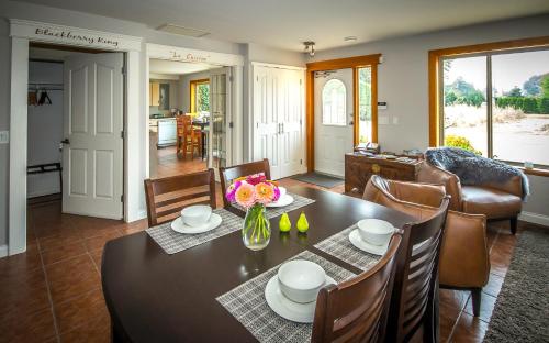 All Seasons Bed & Breakfast in Kelowna, Canada